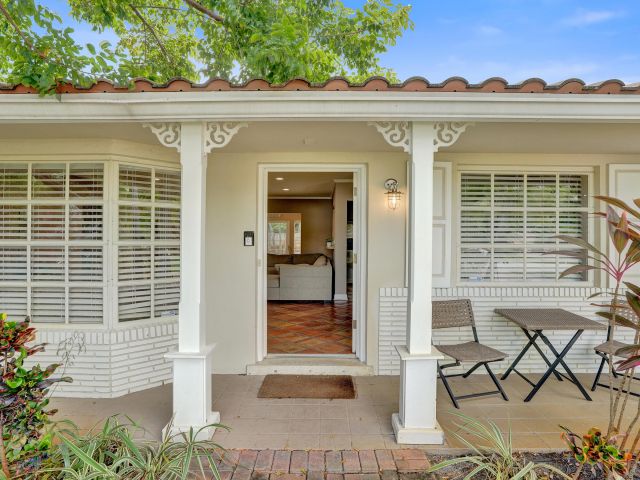 Продажа дома по адресу 1440 SE 4th Court - фото 6625611