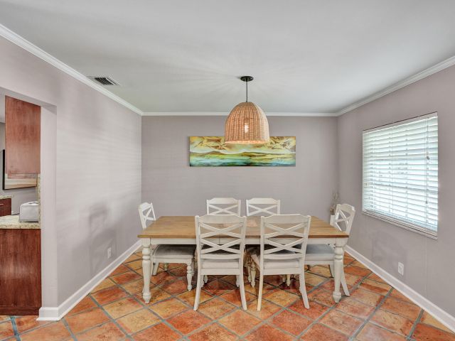 Продажа дома по адресу 1440 SE 4th Court - фото 6932574