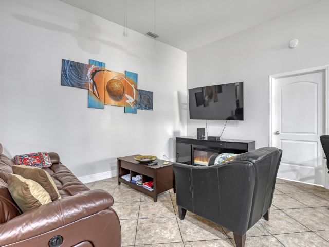 Продажа дома по адресу 5135 Foxhall Place - фото 6626471