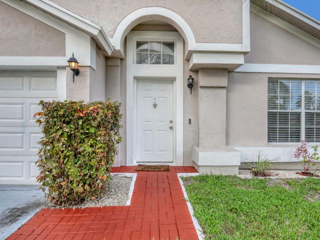 Продажа дома по адресу 5135 Foxhall Place - фото 6626476