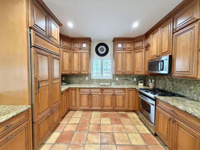 Дом в аренду по адресу 6401 Travis Road - фото 6634503