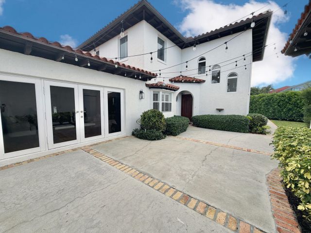 Дом в аренду по адресу 6401 Travis Road - фото 6634515