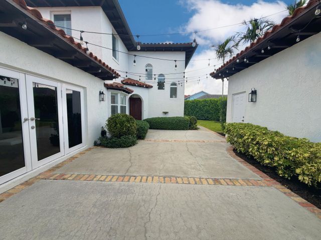 Дом в аренду по адресу 6401 Travis Road - фото 6634516