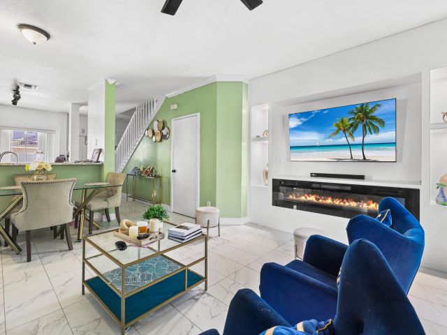 Дом в аренду по адресу 380 SW 122nd Avenue - фото 6645489