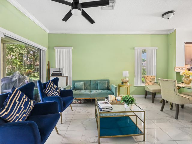 Дом в аренду по адресу 380 SW 122nd Avenue - фото 6645490