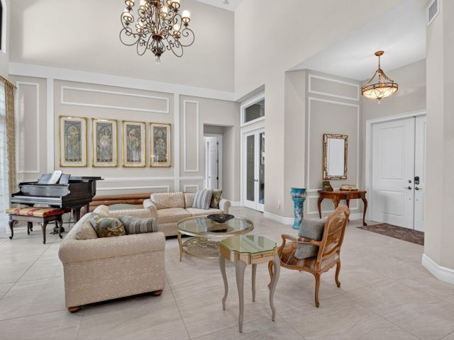 Продажа дома по адресу 16804 Strasbourg Lane - фото 6626210