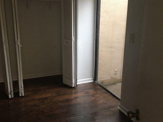 Дом в аренду по адресу 1189 NW 13th Street 7 - фото 6644359