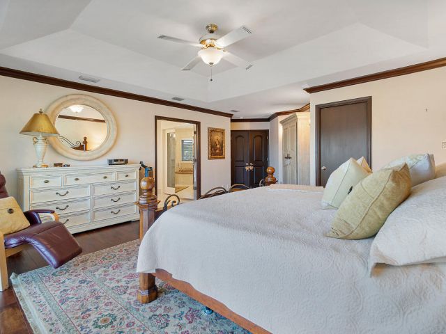 Дом в аренду по адресу 4407 Woodfield Boulevard - фото 6644336