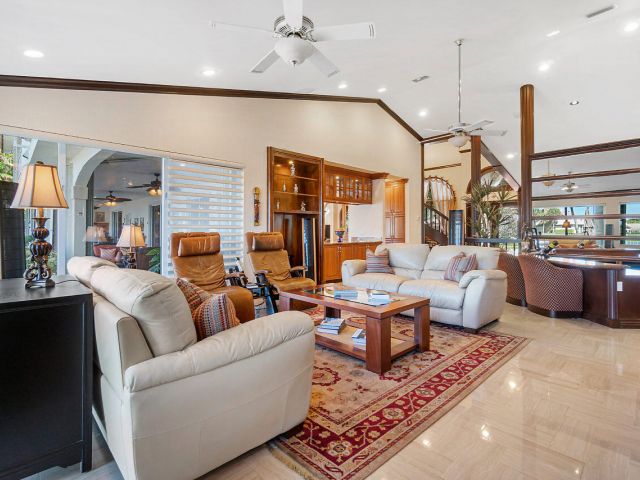 Дом в аренду по адресу 4407 Woodfield Boulevard - фото 6644343