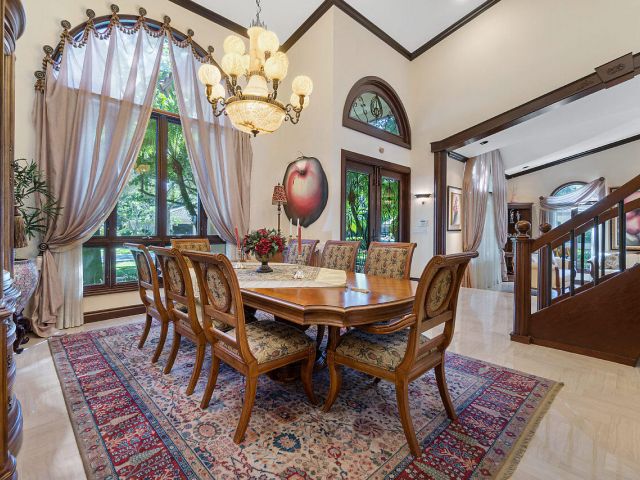 Дом в аренду по адресу 4407 Woodfield Boulevard - фото 6644346