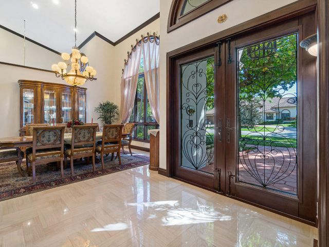 Дом в аренду по адресу 4407 Woodfield Boulevard - фото 6644349