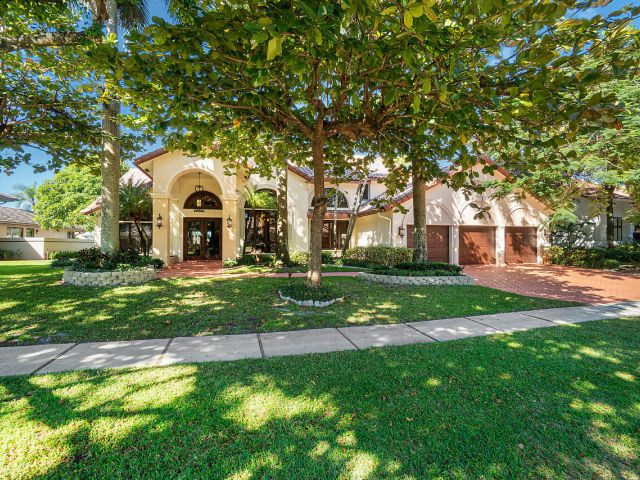 Дом в аренду по адресу 4407 Woodfield Boulevard - фото 6644352