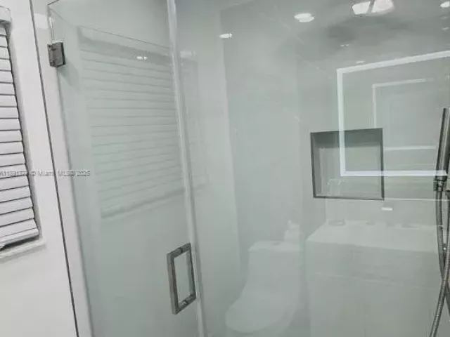 Дом в аренду по адресу 541 SE 17th Ave 541 - фото 6629621