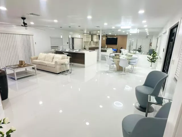 Дом в аренду по адресу 541 SE 17th Ave 541 - фото 6629625