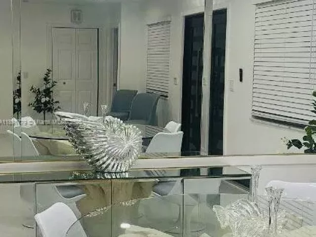 Дом в аренду по адресу 541 SE 17th Ave 541 - фото 6629628