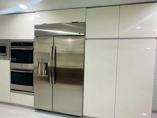 Дом в аренду по адресу 541 SE 17th Ave 541 - фото 6629635