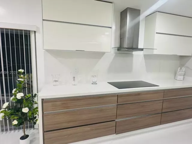 Дом в аренду по адресу 541 SE 17th Ave 541 - фото 6629636