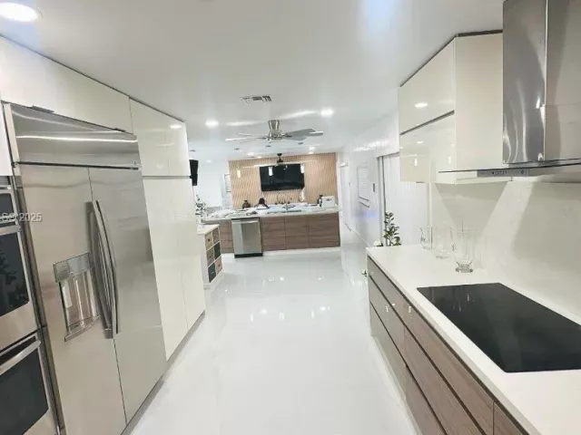 Дом в аренду по адресу 541 SE 17th Ave 541 - фото 6629637