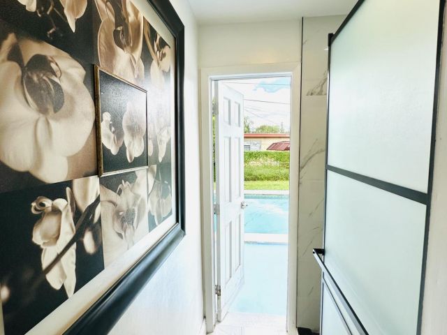 Продажа дома по адресу 1865 W Chatham Road - фото 6628486