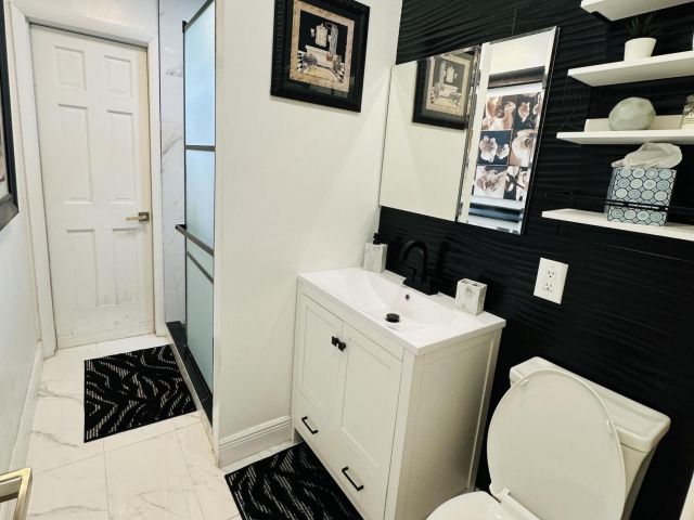 Продажа дома по адресу 1865 W Chatham Road - фото 6628488