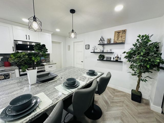 Продажа дома по адресу 1865 W Chatham Road - фото 6628491