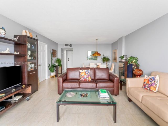 Продажа квартиры #1722 - фото 7446961