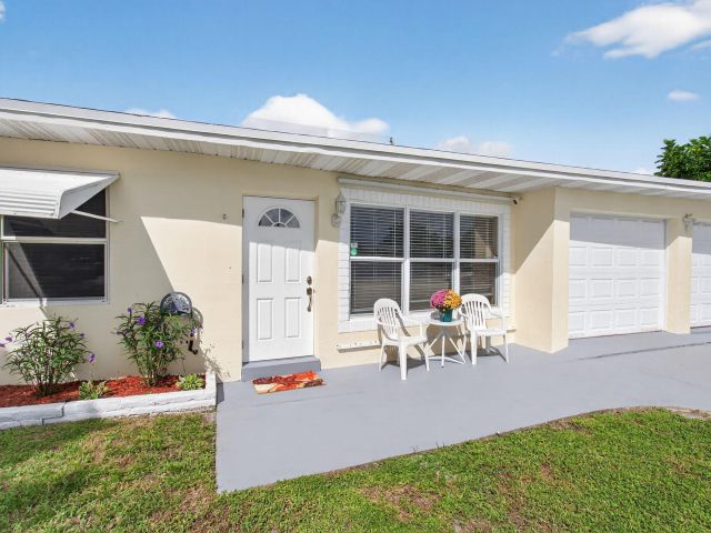 Продажа дома по адресу 2841 NE 8th Terrace - фото 6645301