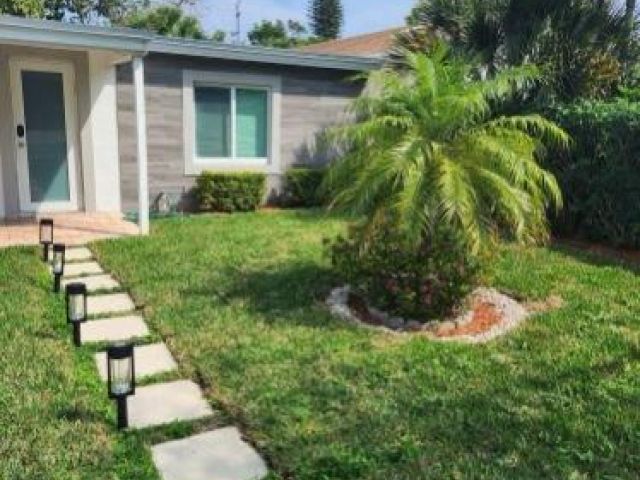 Дом в аренду по адресу 161 NE 15th Terrace - фото 6644461