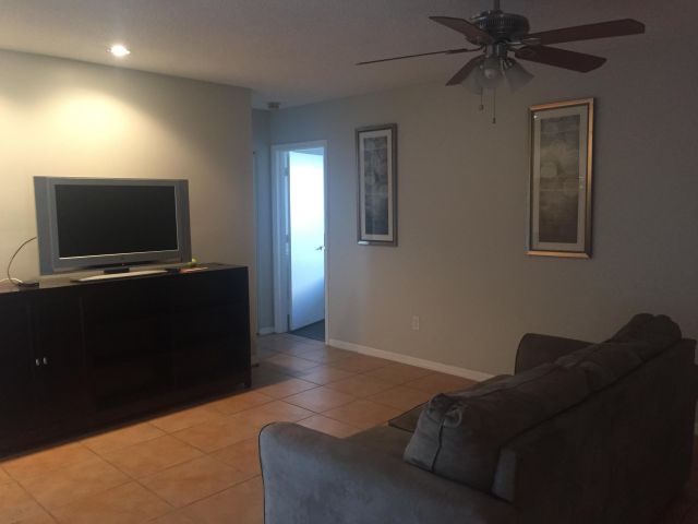 Дом в аренду по адресу 4135 Bay Laurel Way - фото 6644420