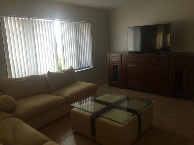 Дом в аренду по адресу 4135 Bay Laurel Way - фото 6644422