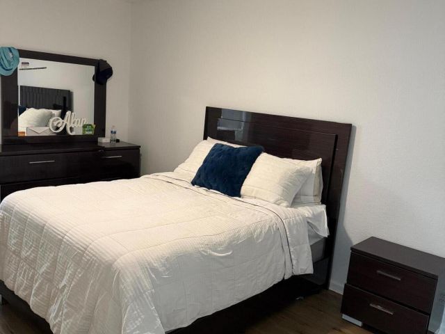 Дом в аренду по адресу 13530 52nd Court N - фото 6628534