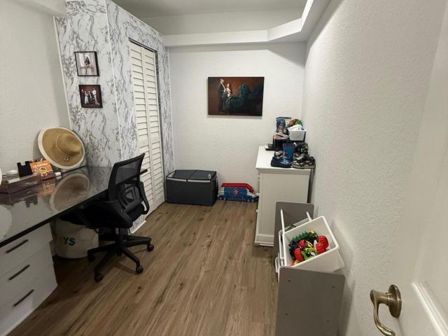 Дом в аренду по адресу 13530 52nd Court N - фото 6628536