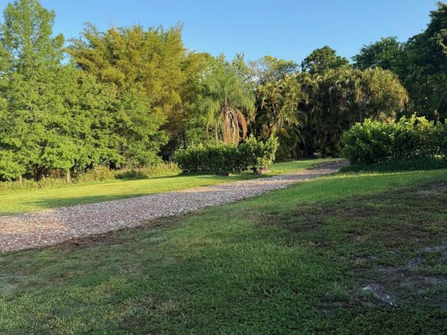 Дом в аренду по адресу 13530 52nd Court N - фото 6658138