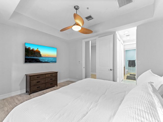 Дом в аренду по адресу 150 NE 6th Avenue E - фото 6630615