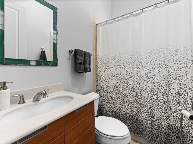 Дом в аренду по адресу 150 NE 6th Avenue E - фото 6630617