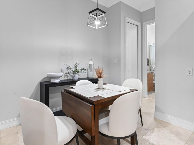 Дом в аренду по адресу 150 NE 6th Avenue E - фото 6630621