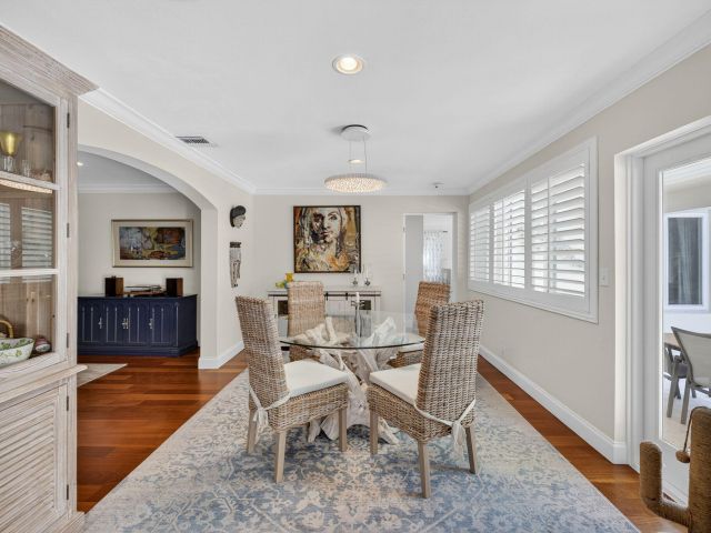 Продажа дома по адресу 222 S Seacrest Circle - фото 6628357