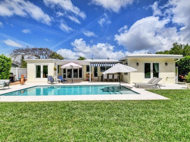 Продажа дома по адресу 222 S Seacrest Circle - фото 6628361