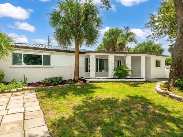 Дом в аренду по адресу 2298 NE 4th Avenue - фото 6644430