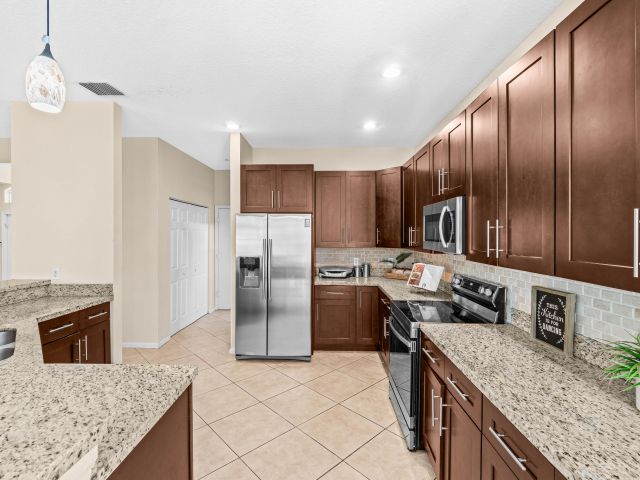 Продажа дома по адресу 21958 Palm Grass Drive - фото 6644143