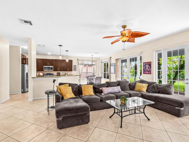 Продажа дома по адресу 21958 Palm Grass Drive - фото 6644145