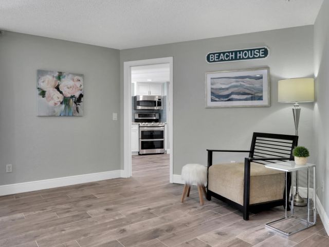 Дом в аренду по адресу 1501 Banyan Road - фото 6644477