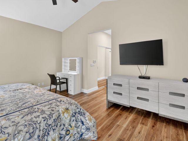 Продажа дома по адресу 6623 NW 25th Avenue - фото 6689055