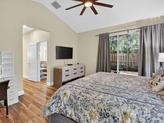 Продажа дома по адресу 6623 NW 25th Avenue - фото 6689056