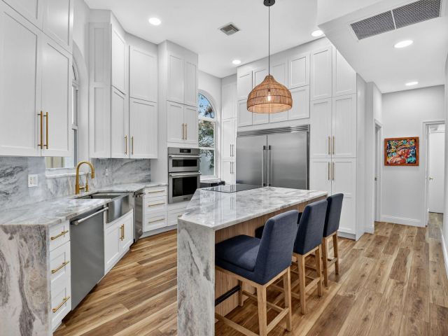 Продажа дома по адресу 6623 NW 25th Avenue - фото 6689072