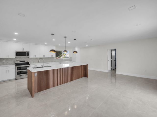 Продажа дома по адресу 21020 Highland Lakes Boulevard - фото 6705996