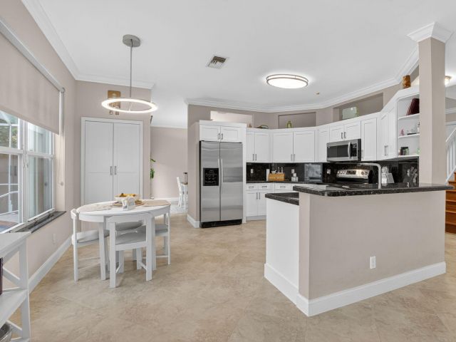 Продажа дома по адресу 9506 Fox Trot Lane - фото 6644256