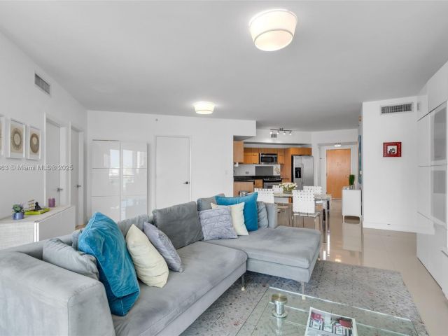 Продажа квартиры #1601 - фото 6630033