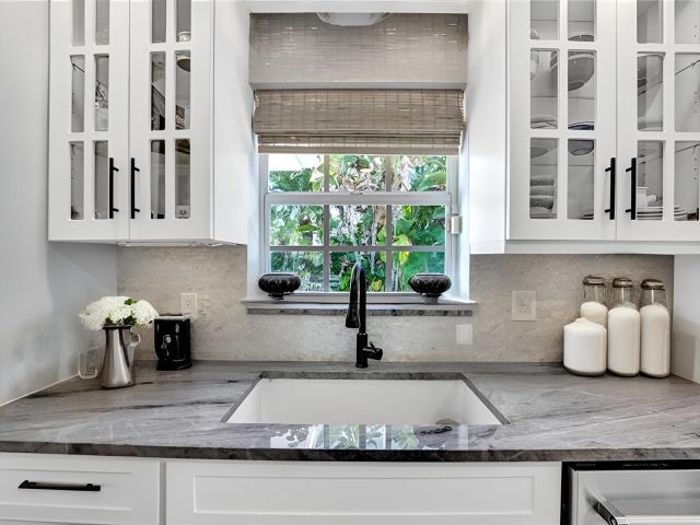 Дом в аренду по адресу 98 SW 8th Avenue - фото 6644039