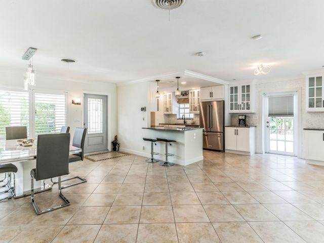 Дом в аренду по адресу 98 SW 8th Avenue - фото 6644042